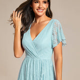 ever ELISE|Robe de soirée en dentelle plissée à manches courtes et col en V
