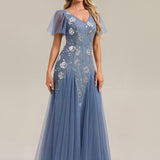 ever ORLA|Robe longue à manches courtes en sequins avec volants et décolleté en V