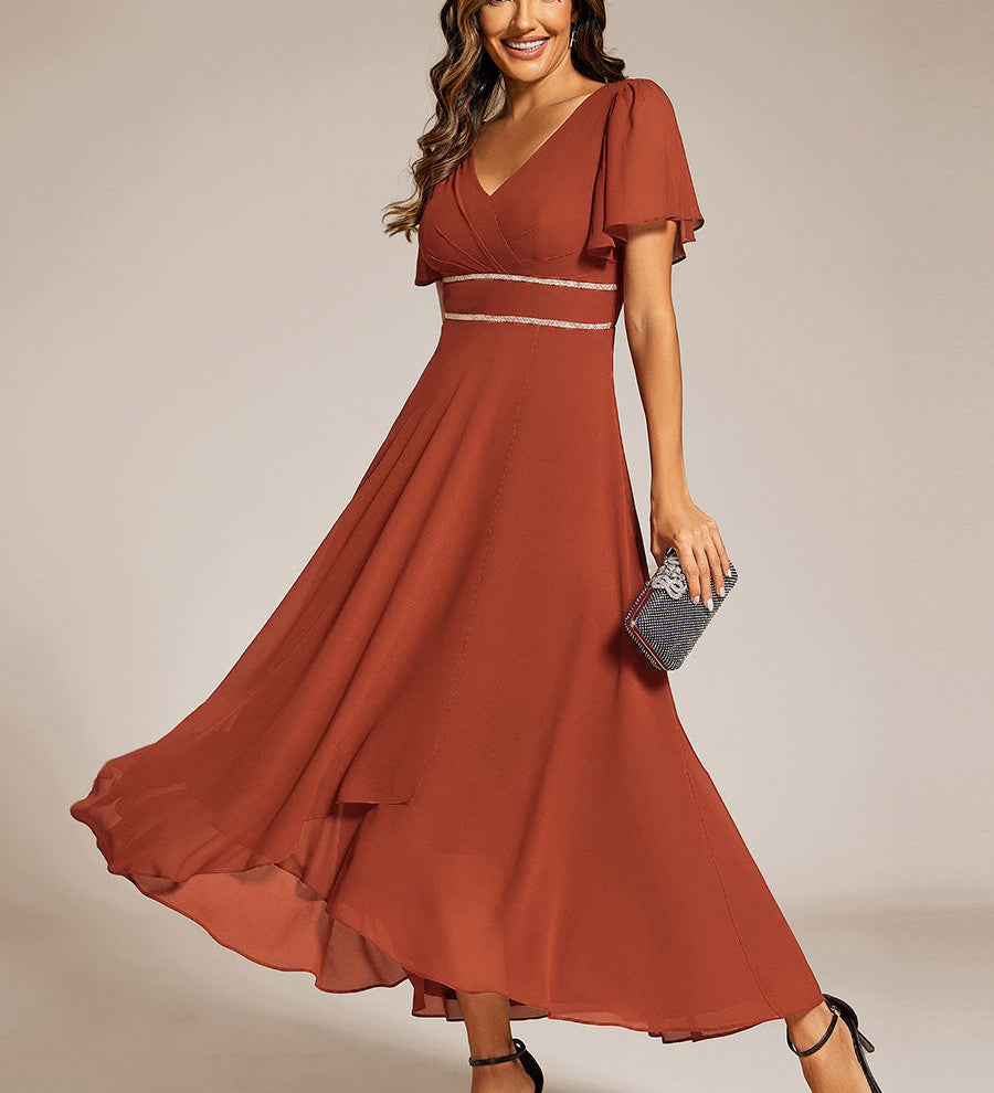 ever DAKOTA|Robe de soirée formelle en mousseline de soie à double col en V et taille ajustée