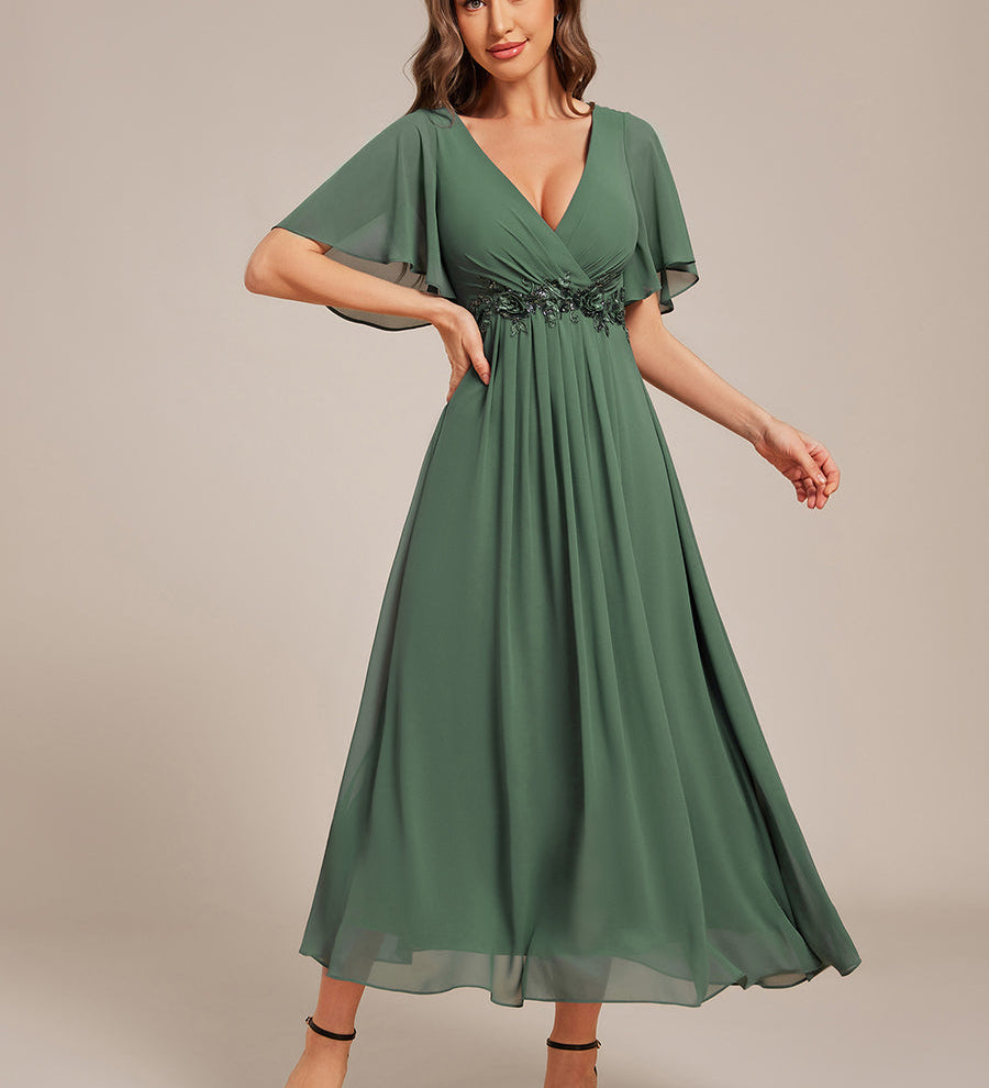 ever DAHLIA|Robe d'invité de mariage mi-longue en mousseline à col en V avec appliques à la taille