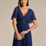 ever DAHLIA|Robe d'invité de mariage mi-longue en mousseline à col en V avec appliques à la taille
