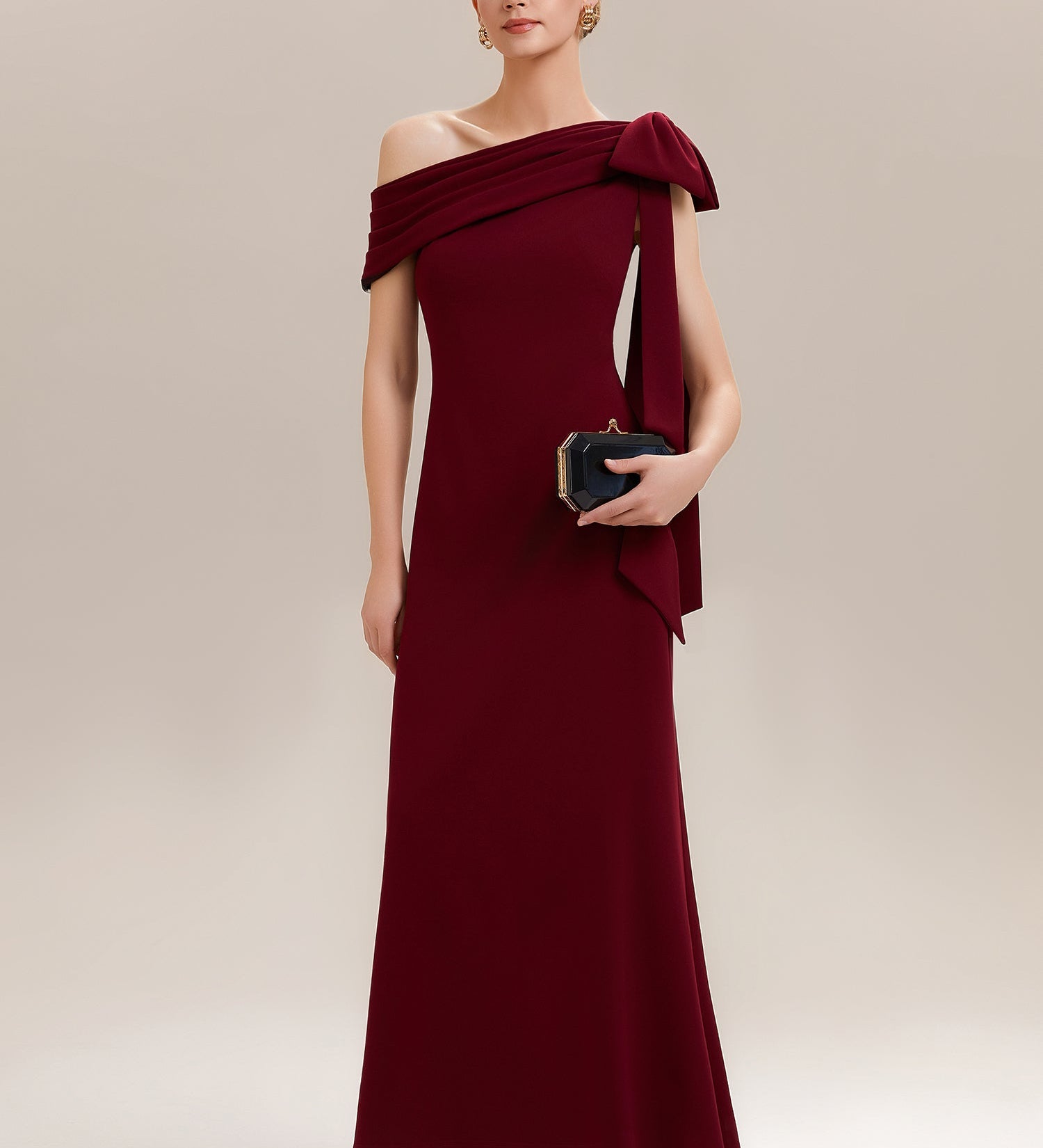 ever NOIR|Robe longue ajustée à encolure asymétrique débardée avec détail de noeud drapé en tissu extensible