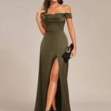 Robe de soirée longue en satin à épaules dénudées et manches courtes