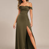 Robe de soirée longue en satin à épaules dénudées et manches courtes
