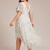ever FAYE|Robe d'invitée de mariage chic à avec col en V et à manches courtes