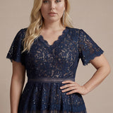 Robe en tulle A-line longueur thé à manches courtes décolleté en V avec sequins