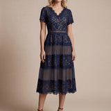 Robe en tulle A-line longueur thé à manches courtes décolleté en V avec sequins