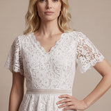 Robe en tulle A-line longueur thé à manches courtes décolleté en V avec sequins
