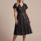 Robe midi évasée en tulle avec manches courtes décolleté en V et volants