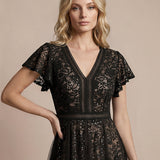 Robe midi évasée en tulle avec manches courtes décolleté en V et volants