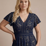 Robe midi évasée en tulle avec manches courtes décolleté en V et volants