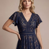 Robe midi évasée en tulle avec manches courtes décolleté en V et volants