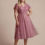 Robe midi évasée en tulle avec manches courtes décolleté en V et volants