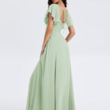 Robe de soirée à manches volantées et col carré